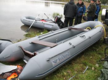 Надувная ПВХ лодка Флагман 420 IGLA